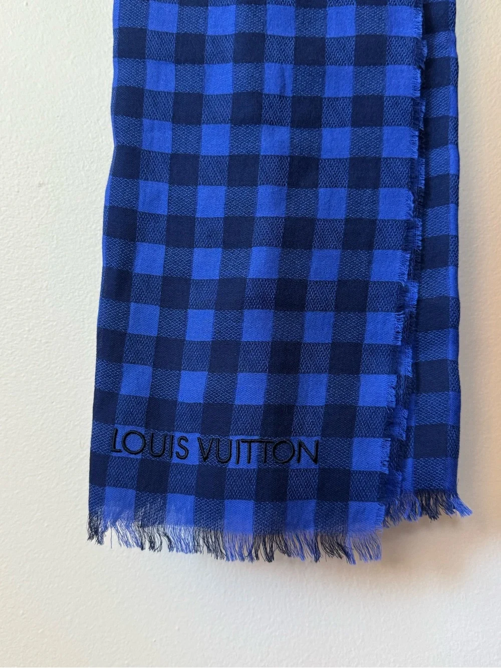 Louis Vuitton Masai Gingham Cotton Scarf - Picture 4 of 9